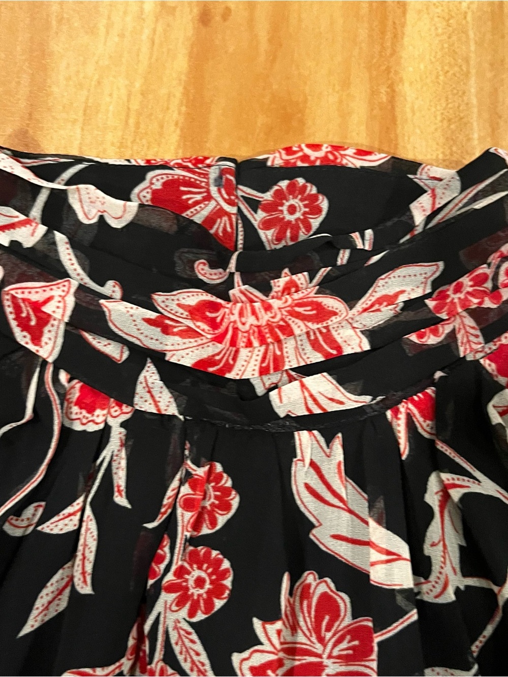 Ann Taylor Floral Blouse S Sheer Puff Sleeve Mock Neck Black Red - Picture 4 of 8